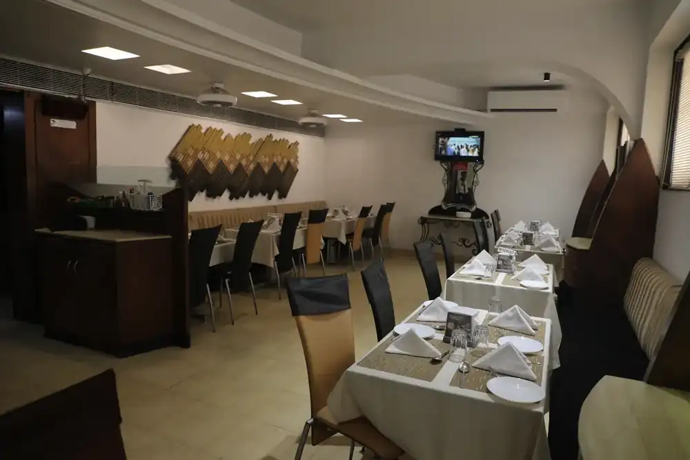 Daman Delite Annexe dining room